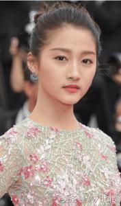 杨幂是什么星座的，12星座转世是杨幂哪个角色？天蝎是扶摇（这6个明星星座很相符）