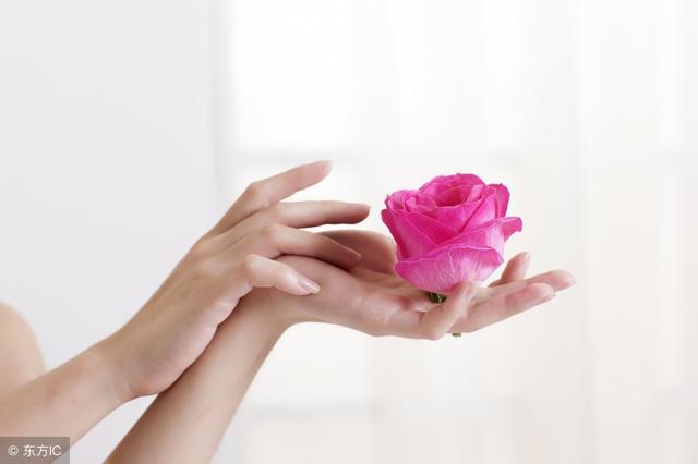 哺乳期如何用手指正确挤奶，从少奶到奶如泉涌只需4步