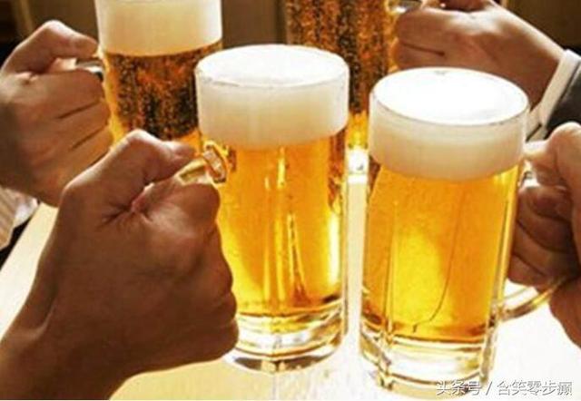 见人就笑猜一字，猜一字谜语（脑筋急转弯：痞子得满分）