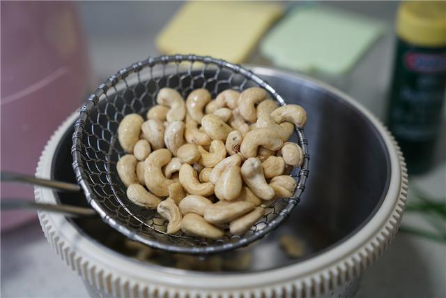 油炸腰果如何做，15分钟复制异国的特色炸腰果