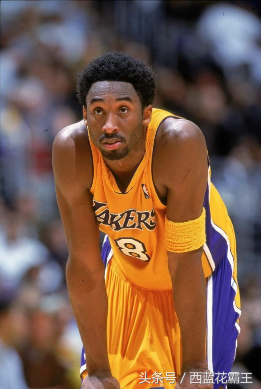 科比手臂的纹身是什么，科比右手手臂的纹身图案（从“玉臂匠”到“花臂老大爷”）