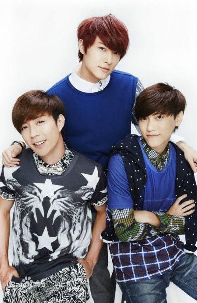 威廉,阿纬还有阿纬的女儿,以及曾经的经纪人andy哥张世明纷纷出镜了