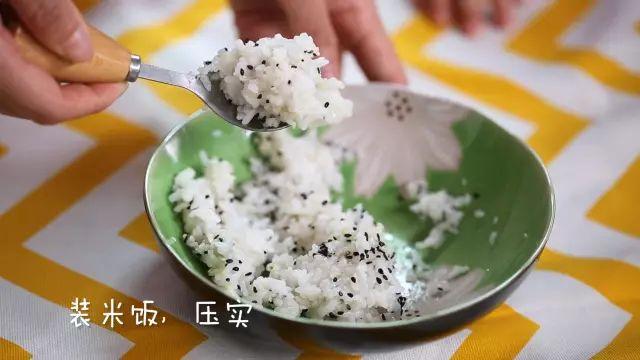 牛油果怎么做婴儿辅食，牛油果给宝宝做辅食的做法（辣妈教你如何做牛油果美食）