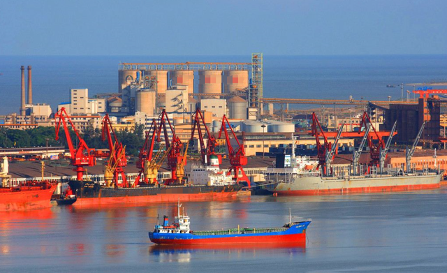 霍尔木兹海峡地图,霍尔木兹海峡地图上的位置(一个海峡控制7国出海口)