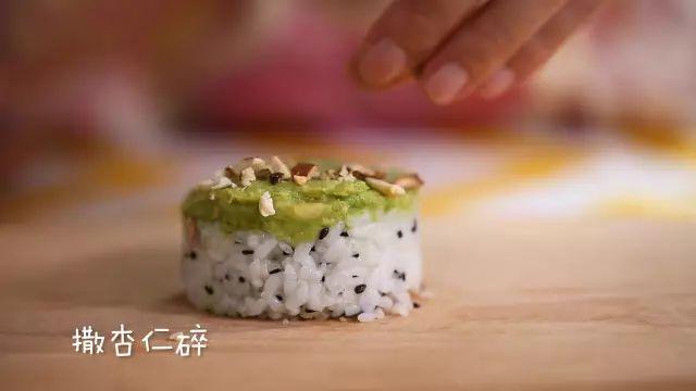 牛油果怎么做婴儿辅食，牛油果给宝宝做辅食的做法（辣妈教你如何做牛油果美食）