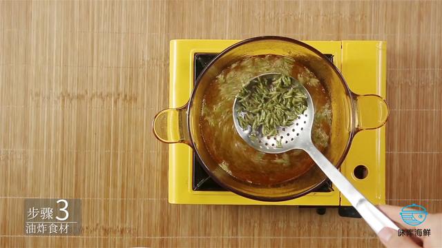 谁知道茶叶虾椒盐虾的做法，茶叶盐焗虾的做法（在家吃的国宴菜）