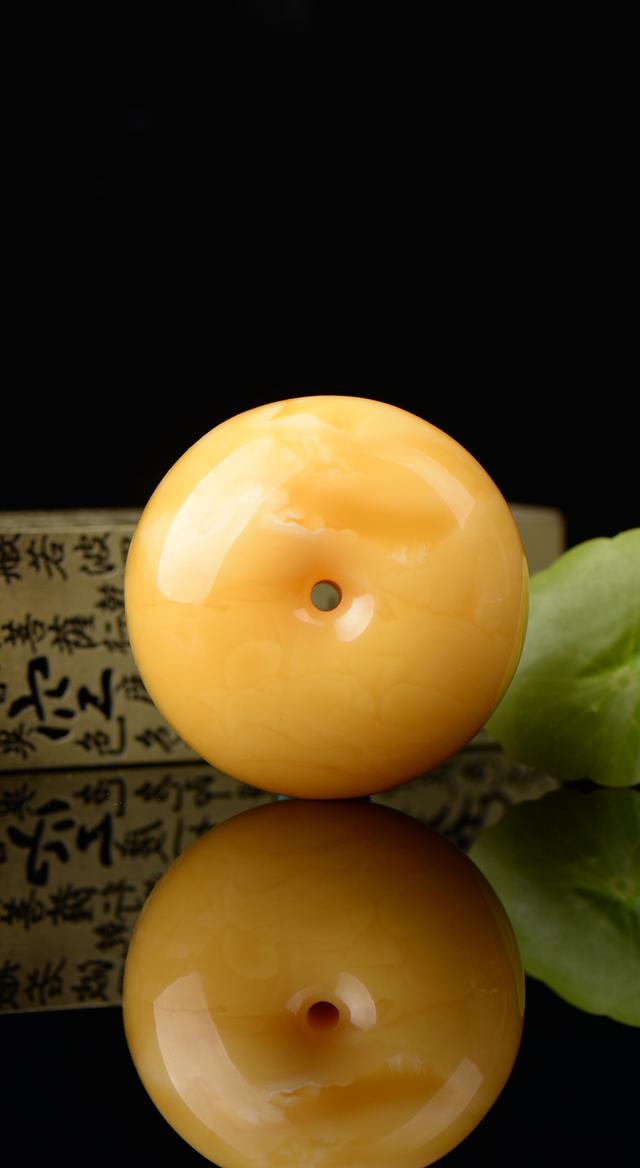 蜜蜡认主人的表现，蜜蜡的基本认识（蜜蜡佩戴有什么样的规则呢）