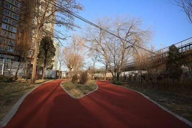 站在昌平望朝阳，昌平、朝阳交界处的一条街居然变成了这样