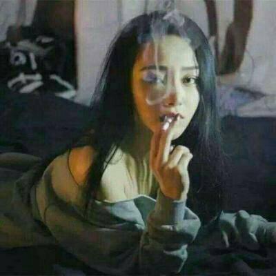 抖音流行女生头像微信，抖音流行女生头像（抖音头像图片女生头像霸气吸引人）