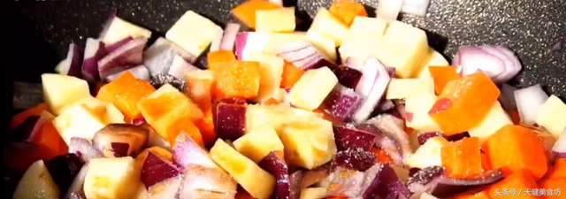 羊肉焖饭是怎么做的，羊肉焖饭是怎么做的视频（这样做出来的羊肉焖饭）