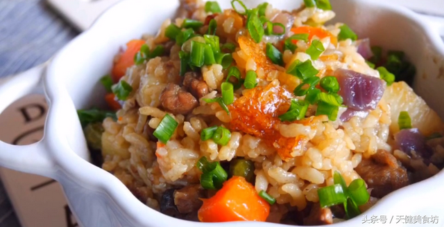 羊肉焖饭是怎么做的，羊肉焖饭是怎么做的视频（这样做出来的羊肉焖饭）