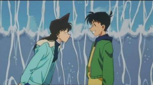 新兰系列情头/每当小兰哭的时候  我总会忍不住心疼，微信头像，新兰系列情头/每当小兰哭的时候  我总会忍不住心疼（新一和小兰在剧场版里秀过的那些恩爱）