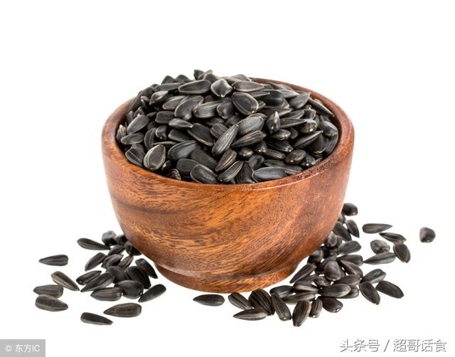 瓜子是坚果类吗，瓜子是不是属于坚果类（吃瓜子对身体有益吗）