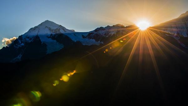上海贡嘎山环线户外探险运动，香格里拉大环线