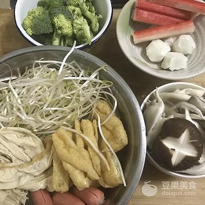 冒菜的做法及配方，成都冒菜的做法及配方（一个人在家也能做出好吃的冒菜）