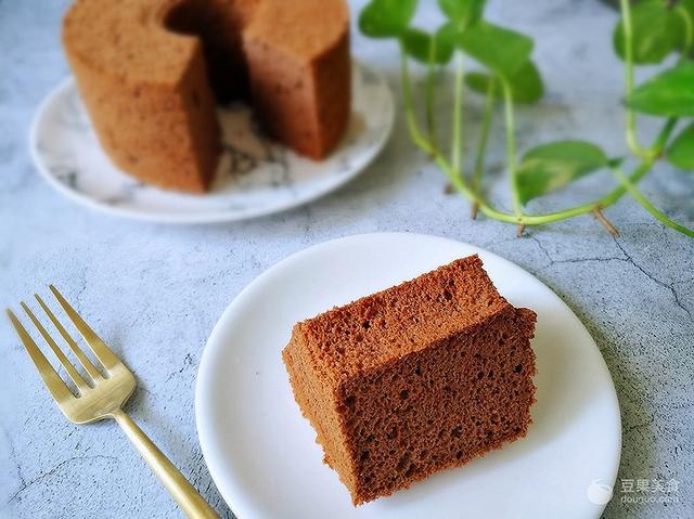 6寸可可戚风蛋糕，六寸可可戚风蛋糕完美配方（可可戚风蛋糕的做法）