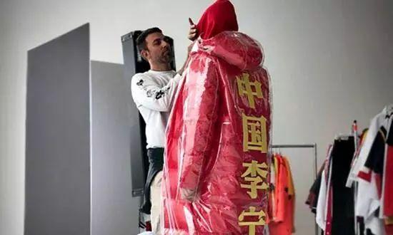安踏和李宁哪个档次高，安踏和李宁品牌对比（为什么总感觉李宁的设计）