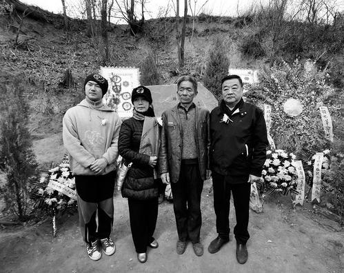 周希汉爱人里谁,周希汉个人简介(开国中将周希汉双胞胎女儿在抗日战火