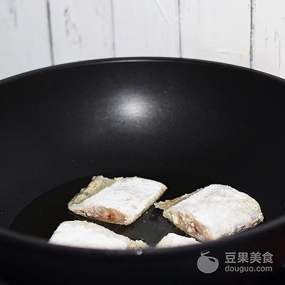 椒盐带鱼怎么做好吃，椒盐带鱼怎么做好吃窍门（椒盐带鱼的做法）