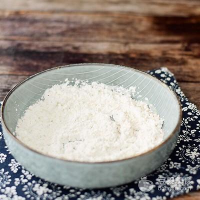 椒盐带鱼怎么做好吃，椒盐带鱼怎么做好吃窍门（椒盐带鱼的做法）