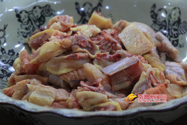 南昌最好的红烧菜，舌尖上的南昌土家菜——新建区红烧散养土鸡