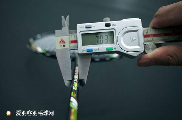 波力羽毛球拍特点以及详情介绍，羽毛球波浪拍（凌厉而不失灵活——艾迪宝WOVEN99测评）