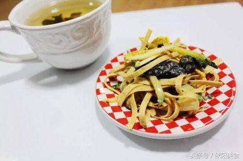 芝麻酱怎么吃好吃又营养，这8道烹饪放一勺“”麻酱