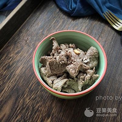 牛肉炒蒜苗的做法，蒜苗炒牛肉的做法（蒜苗炒牛肉片的做法）