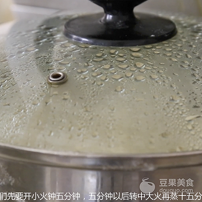 茴香肉丁包子最正宗的做法，茴香肉包子怎么做（老妈多年经验总结出的蒸包子松软不塌陷）