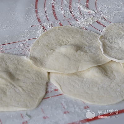 茴香肉丁包子最正宗的做法，茴香肉包子怎么做（老妈多年经验总结出的蒸包子松软不塌陷）