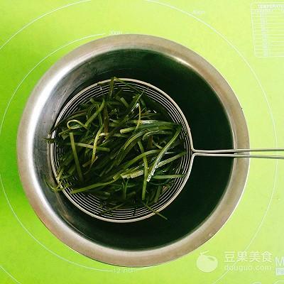 海带焯水多长时间，凉拌海带丝需要焯水吗（凉拌海带的做法）