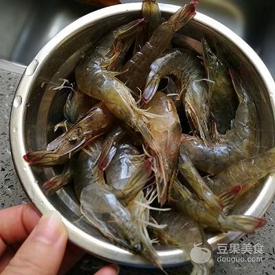 白灼基围虾煮几分钟才煮好（5分钟快手菜-白灼基围虾）