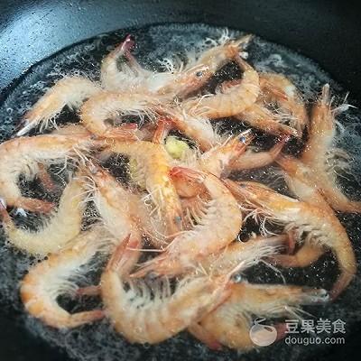 白灼基围虾煮几分钟才煮好（5分钟快手菜-白灼基围虾）