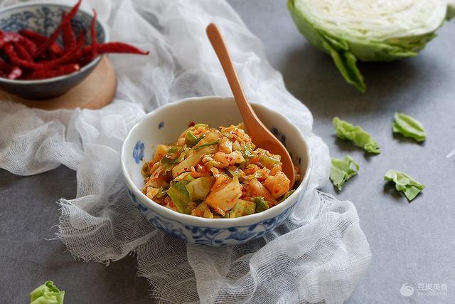 圆白菜怎么腌制好吃，大白菜怎么腌制好吃（在“家”打造ins风）