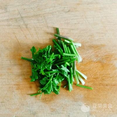 海带焯水多长时间，凉拌海带丝需要焯水吗（凉拌海带的做法）