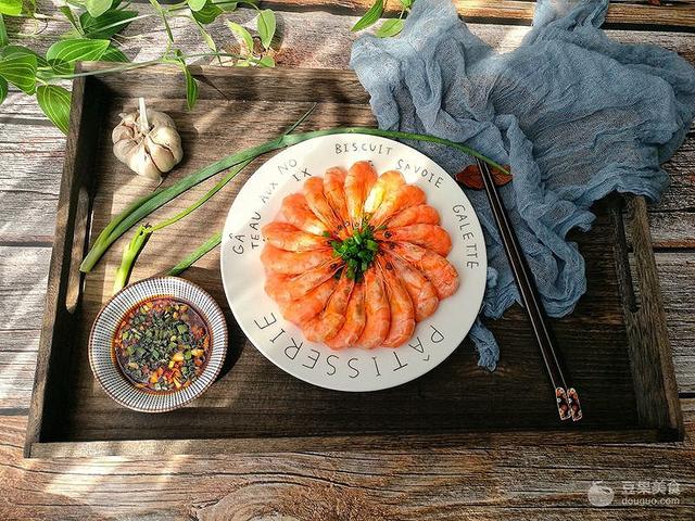 白灼基围虾煮几分钟才煮好（5分钟快手菜-白灼基围虾）