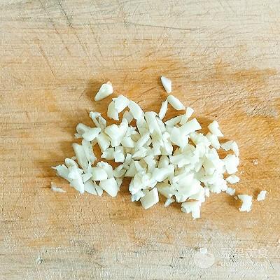 海带焯水多长时间，凉拌海带丝需要焯水吗（凉拌海带的做法）