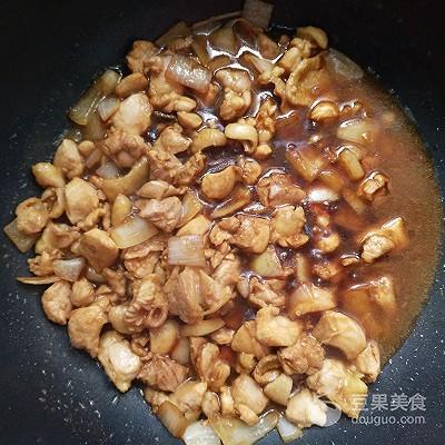 网红香菇焖饭的做法，电饭锅焖香菇（香菇鸡肉焖饭—超好吃的懒人饭）