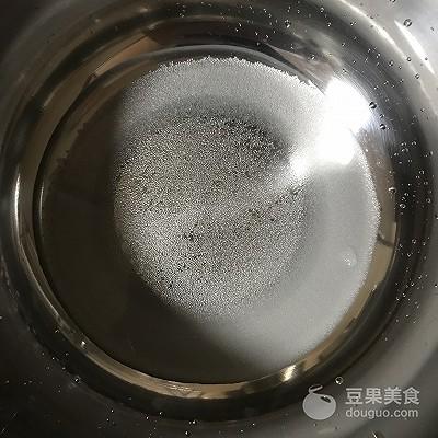 煮焦糖奶茶的正确方法，做焦糖奶茶要放水吗（焦糖奶茶的做法）