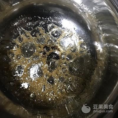 煮焦糖奶茶的正确方法，做焦糖奶茶要放水吗（焦糖奶茶的做法）