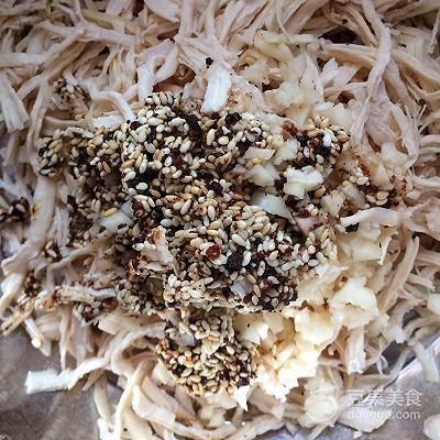 凉拌鸡丝的做法，凉拌鸡的制作方法和配料窍门（万用凉拌汁：凉拌鸡丝）