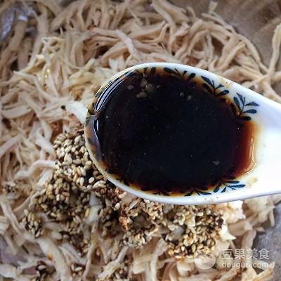 凉拌鸡丝的做法，凉拌鸡的制作方法和配料窍门（万用凉拌汁：凉拌鸡丝）
