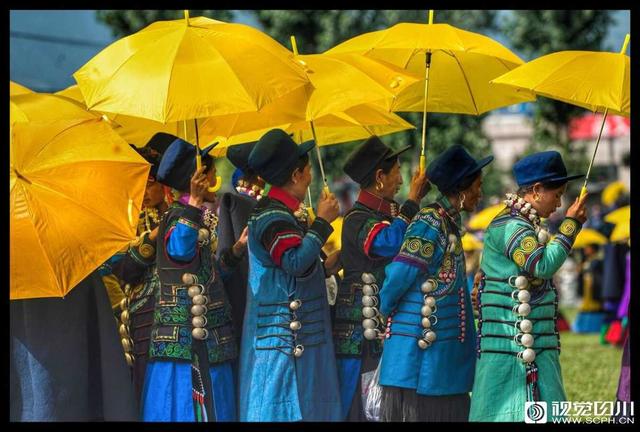 彝族的节日有哪些，少数民族彝族的节日有哪些（布拖彝族火把节）