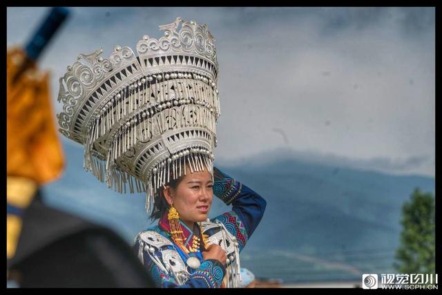 彝族的节日有哪些，少数民族彝族的节日有哪些（布拖彝族火把节）