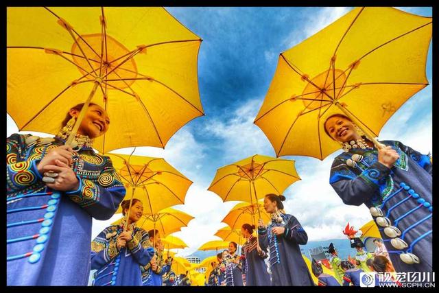 彝族的节日有哪些，少数民族彝族的节日有哪些（布拖彝族火把节）