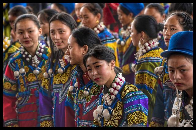 彝族的节日有哪些，少数民族彝族的节日有哪些（布拖彝族火把节）