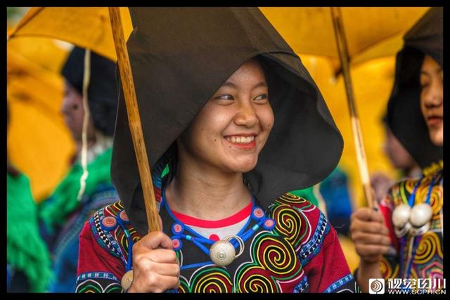 彝族的节日有哪些，少数民族彝族的节日有哪些（布拖彝族火把节）