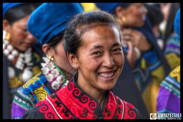 彝族的节日有哪些，少数民族彝族的节日有哪些（布拖彝族火把节）