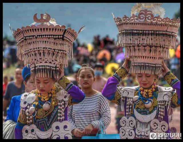 彝族的节日有哪些，少数民族彝族的节日有哪些（布拖彝族火把节）