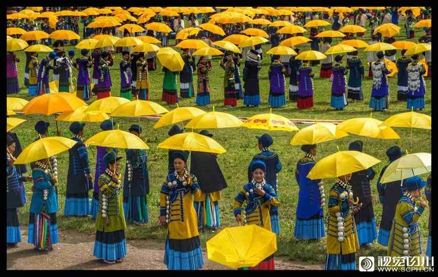 彝族的节日有哪些，少数民族彝族的节日有哪些（布拖彝族火把节）